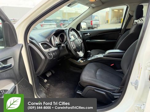 Used 2018 Dodge Journey SE w/ Connectivity Group image 6