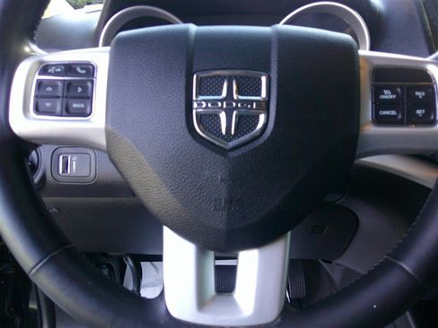 Used 2019 Dodge Journey SE w/ Connectivity Group FWD image 11
