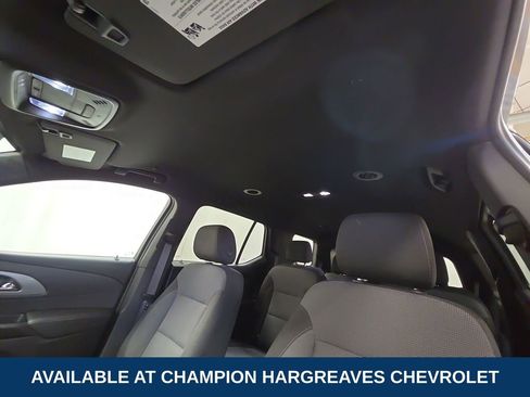 Used 2023 Chevrolet Traverse LT image 25