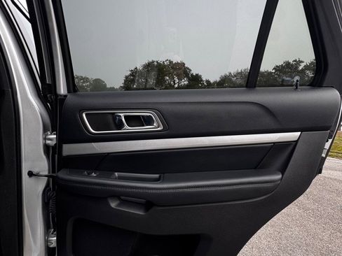 Used 2016 Ford Explorer XLT w/ Equipment Group 202A image 15