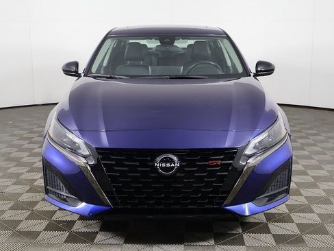 Used 2024 Nissan Altima 2.5 SR w/ SR Premium Package AWD/4WD image 11