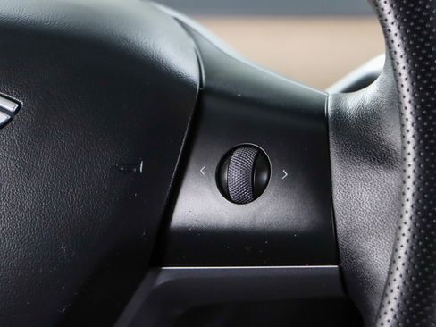 Used 2023 Tesla Model Y Long Range image 14