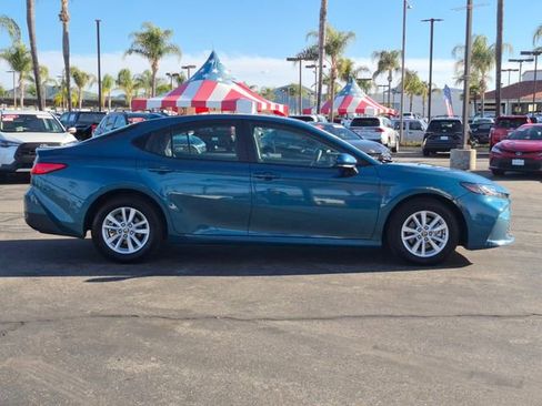 Used 2025 Toyota Camry LE image 4
