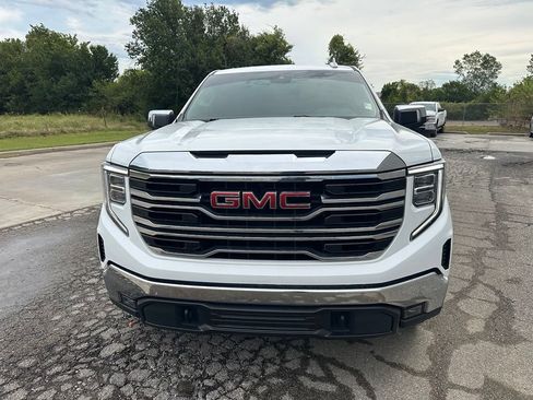 Used 2022 GMC Sierra 1500 SLT w/ SLT Premium Package AWD/4WD image 2