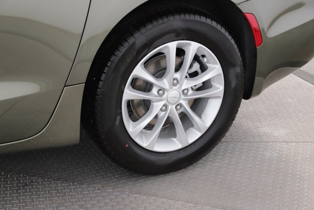 New 2027 Chrysler Pacifica Select FWD image 14