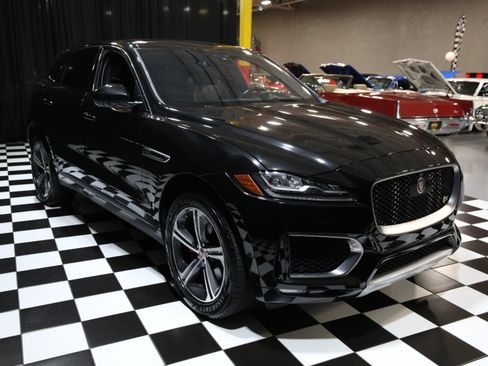 Used 2017 Jaguar F-PACE S AWD/4WD image 14