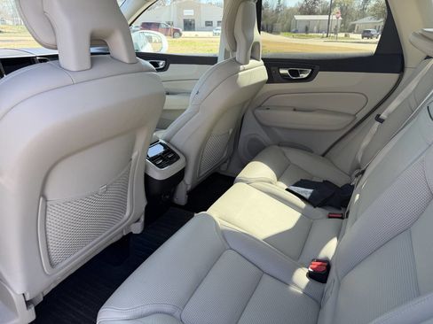 Used 2018 Volvo XC60 T6 Inscription w/ Luxury Seat Package image 16