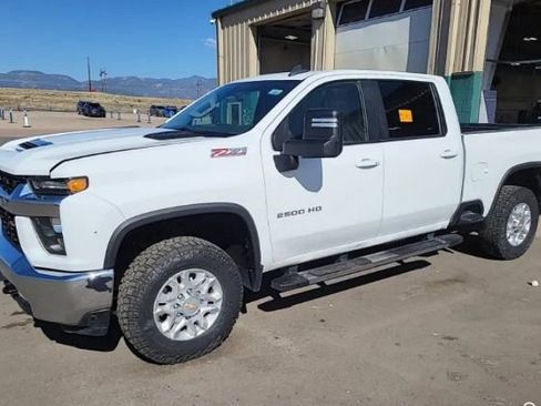 Used 2022 Chevrolet Silverado 2500 LT w/ Convenience Package AWD/4WD image 1