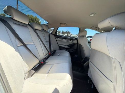 Used 2018 Honda Accord Hybrid image 12