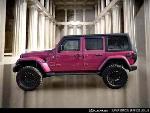 Used 2022 Jeep Wrangler Unlimited Sahara AWD/4WD image 5