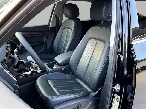 Used 2023 Audi Q5 2.0T Premium w/ Convenience Package AWD/4WD image 8