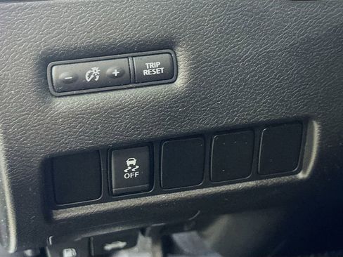 Used 2018 Nissan Murano S image 21