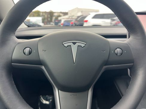 Used 2023 Tesla Model 3 Standard Range image 22