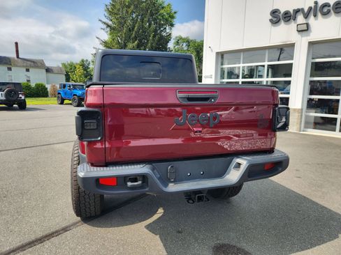 Used 2021 Jeep Gladiator Sport image 13