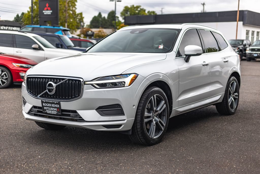 Used 2018 Volvo XC60 T5 Momentum w/ Convenience Package AWD/4WD image 4