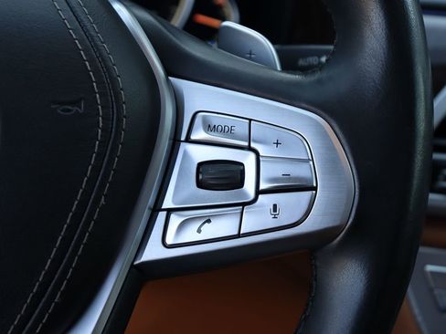 Used 2017 BMW 750i xDrive image 18