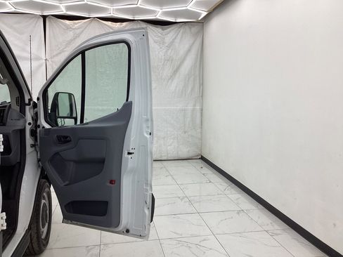 Used 2016 Ford Transit 250 130 Low Roof image 19