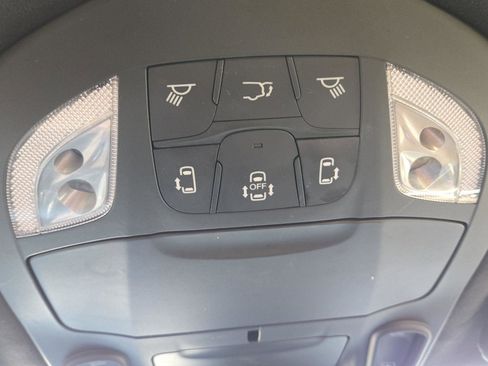 Used 2021 Chrysler Pacifica Pinnacle image 49