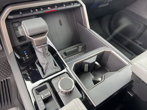 New 2026 Toyota Tundra Limited AWD/4WD image 10