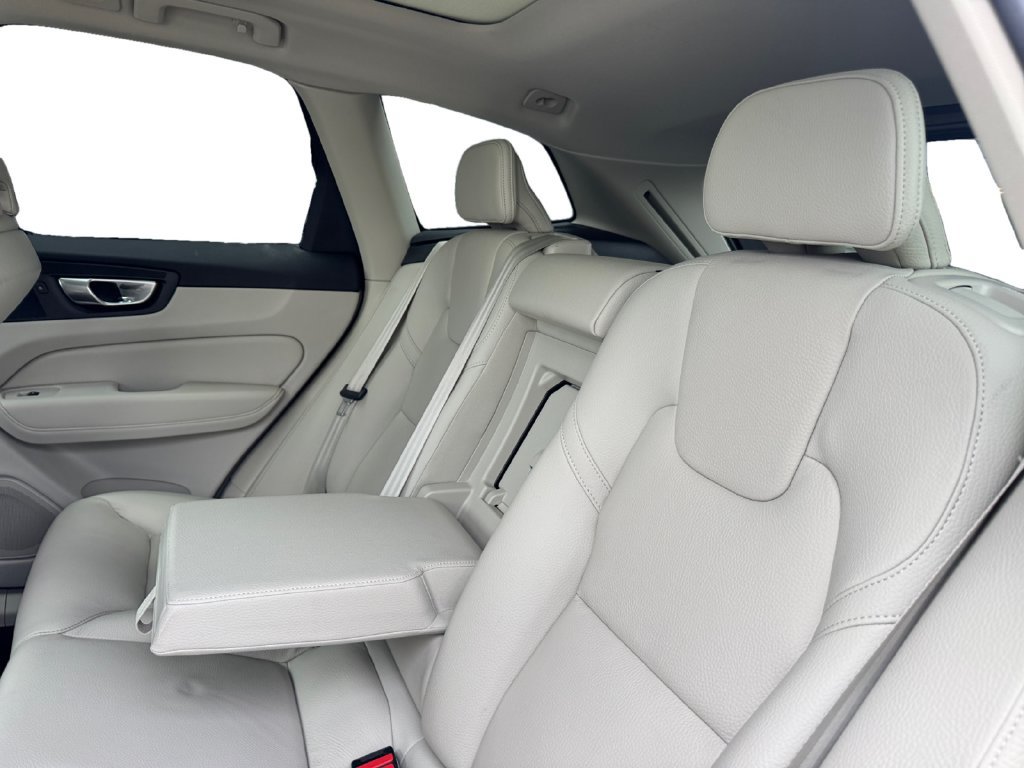 Certified 2024 Volvo XC60 B5 Plus w/ Protection Package Premier AWD/4WD image 22