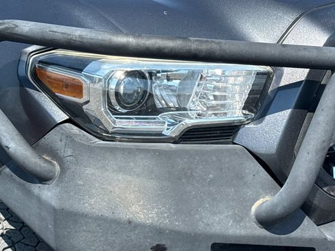 Used 2019 Toyota Tacoma TRD Off-Road AWD/4WD image 44