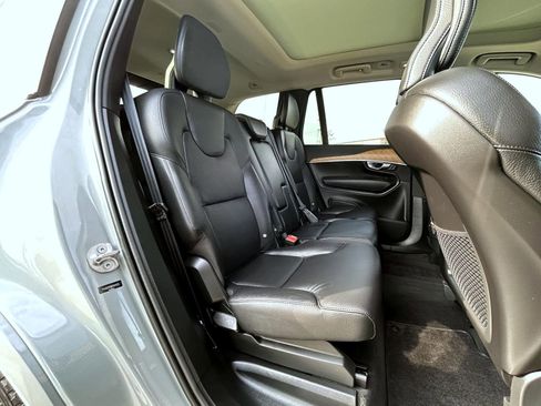 Used 2024 Volvo XC90 B6 Plus image 18