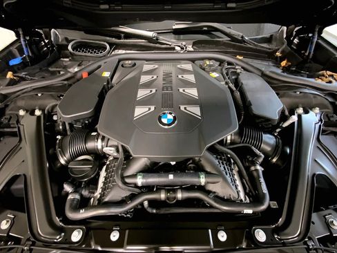 Used 2026 BMW 760i xDrive w/ Executive Package AWD/4WD image 16