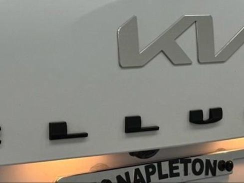 Used 2022 Kia Telluride SX w/ SX Prestige Package image 8