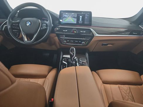 Used 2023 BMW 530i w/ Convenience Package RWD image 9