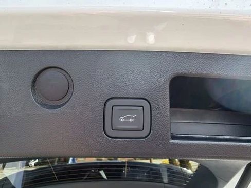 New 2026 GMC Terrain Elevation w/ Elevation Premium Package AWD/4WD image 12