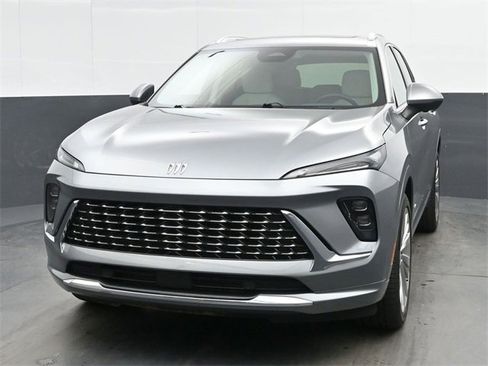 Used 2024 Buick Envision Avenir image 3