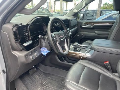 Used 2024 GMC Sierra 1500 Elevation w/ Elevation Premium Package AWD/4WD image 4