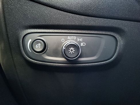 Used 2021 Chevrolet Equinox LT image 21