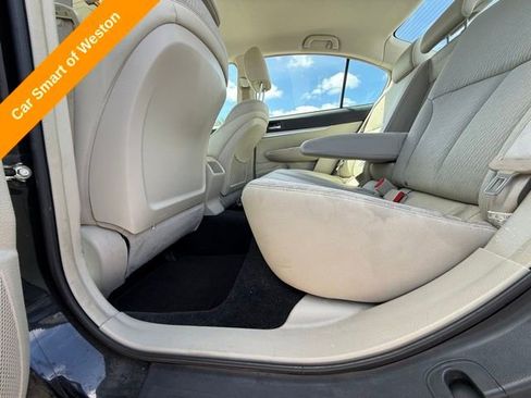 Used 2011 Subaru Legacy 2.5i Premium w/ All-Weather Pkg AWD/4WD image 27