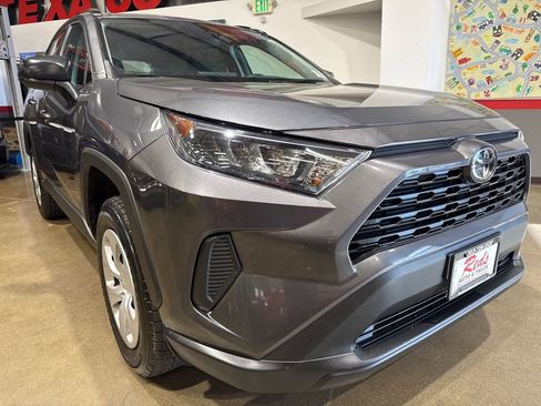 Used 2021 Toyota RAV4 LE image 32