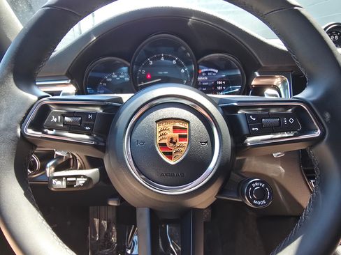 Certified 2026 Porsche Macan AWD/4WD image 25