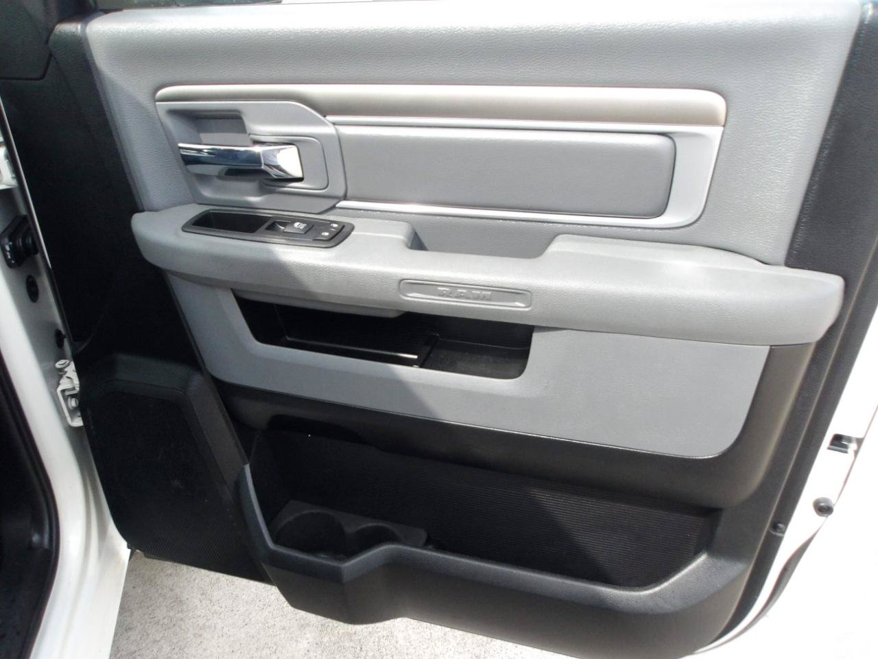 Used 2016 RAM 1500 Lone Star RWD image 9