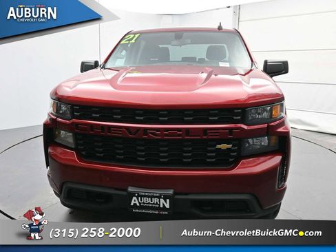 Used 2021 Chevrolet Silverado 1500 Custom image 2