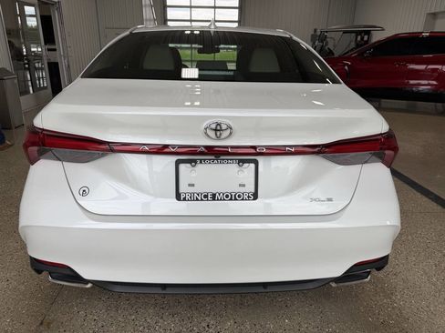 Used 2021 Toyota Avalon XLE FWD image 4