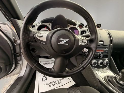 Used 2012 Nissan 370Z Coupe RWD image 23