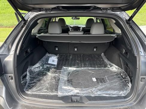 Used 2025 Subaru Outback Limited AWD/4WD image 18