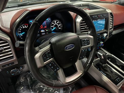 Used 2018 Ford F150 Platinum w/ Equipment Group 701A Luxury AWD/4WD image 9