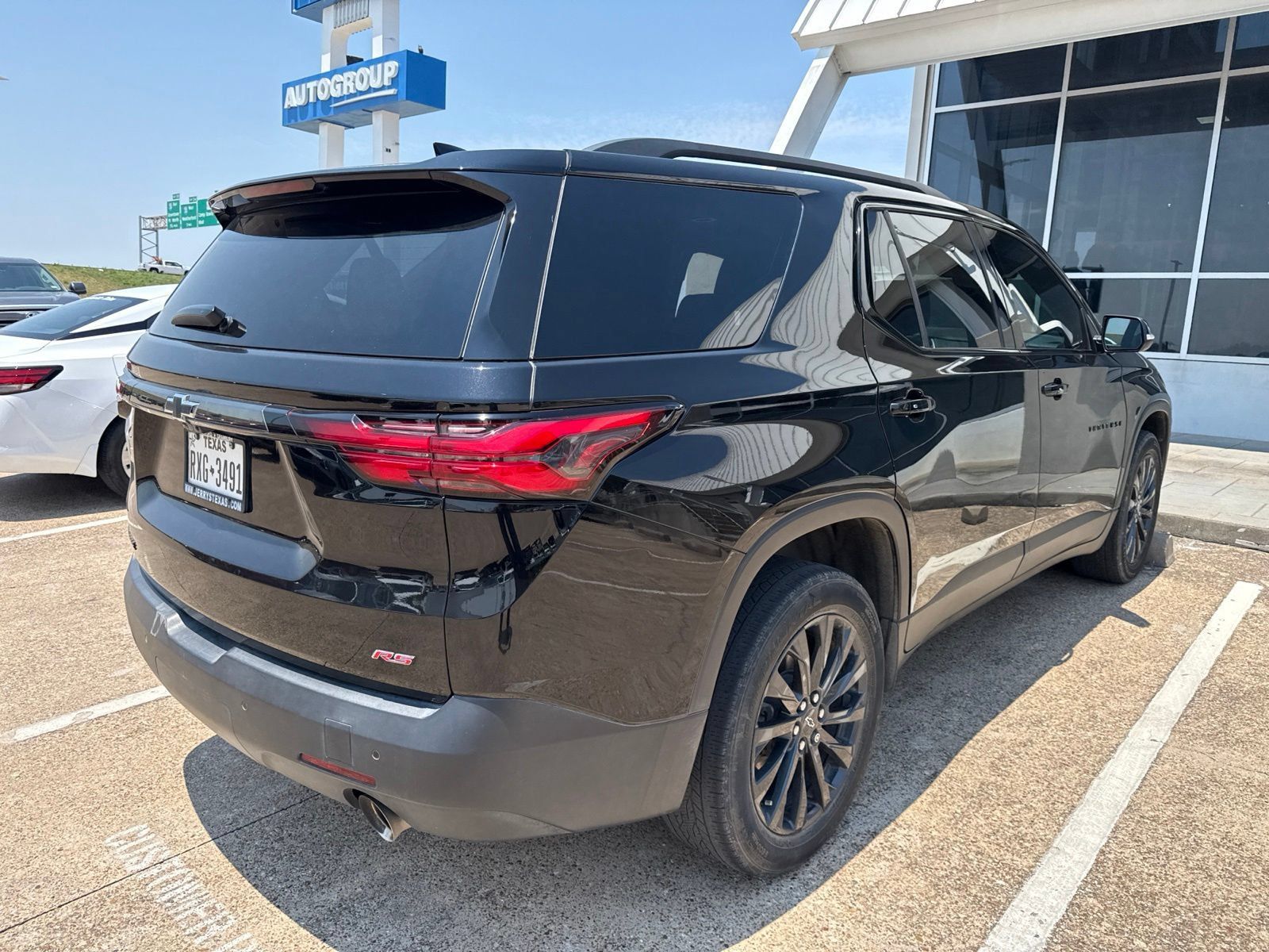 Used 2023 Chevrolet Traverse RS FWD image 4