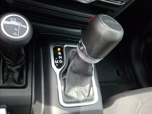 Used 2023 Jeep Gladiator Sport AWD/4WD image 26