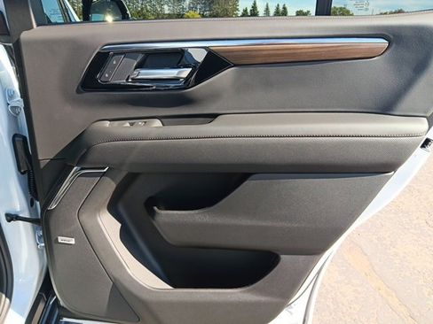 New 2026 Chevrolet Tahoe High Country image 24