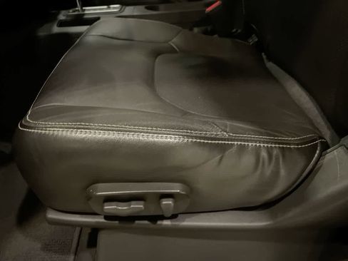 Used 2017 Nissan Frontier PRO-4X w/ Pro-4x Luxury Package image 12