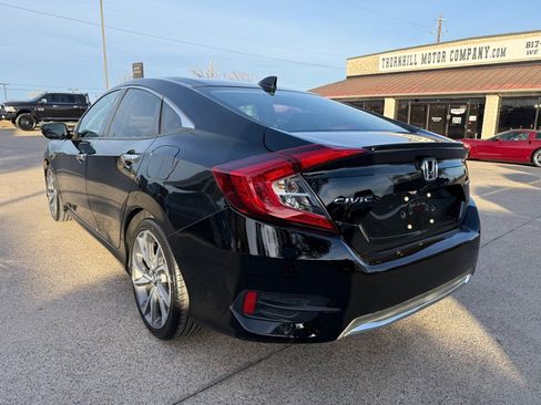 Used 2019 Honda Civic Touring image 5