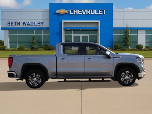 Used 2023 GMC Sierra 1500 SLT AWD/4WD image 2