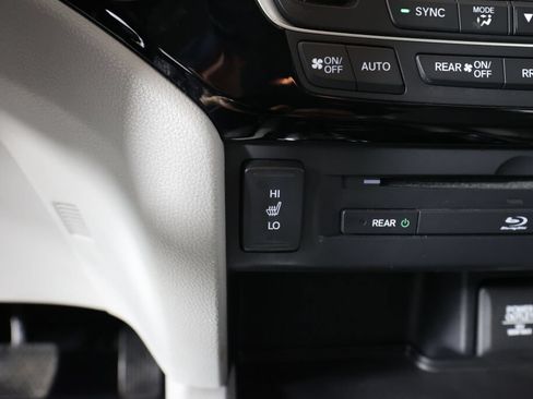 Used 2016 Honda Pilot Touring image 40