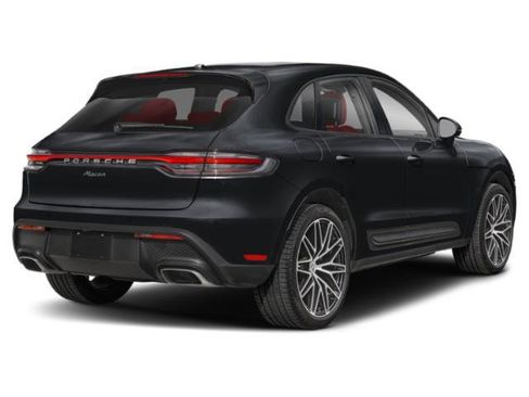 Used 2025 Porsche Macan image 2